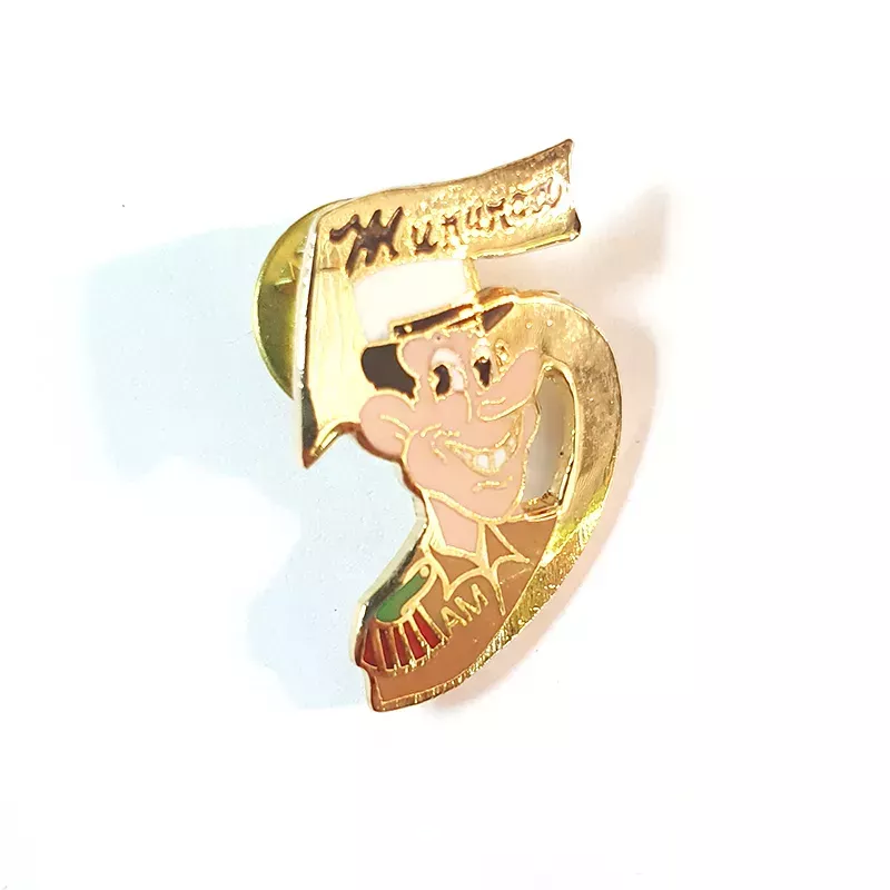 Pin's Légion Étrangère du 5e RE (Régiment Étranger) de Mururoa.
Représente la tête d'un légionnaire en képi blanc.