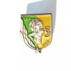 Pin's Bataillon d'Appui Aéromobile du 3e RHC (Régiment Hélicoptère de Combat) en forme de bouclier? illustré avec Hercule.