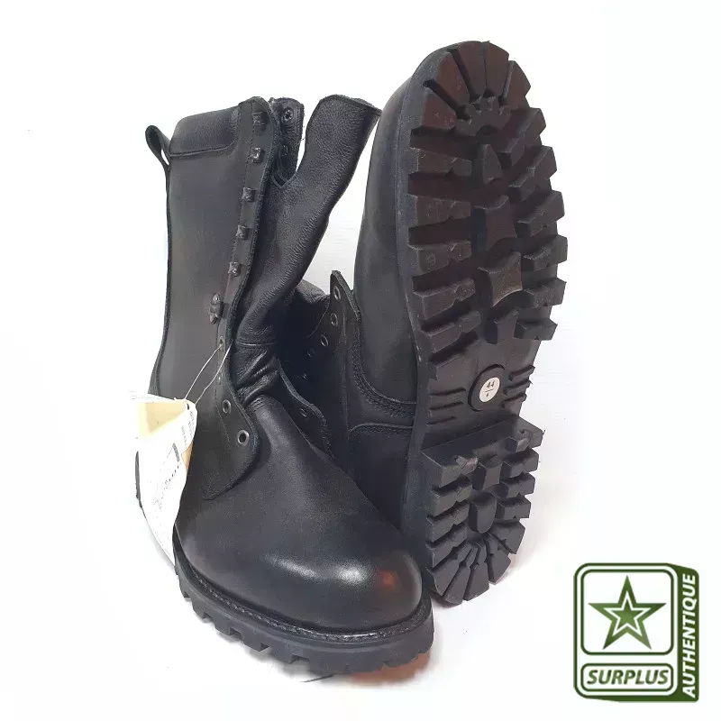 Rangers Goretex Armée Française (vendues sans lacets), fabriqué par la société Marbot à Neuvic dans les années 2000