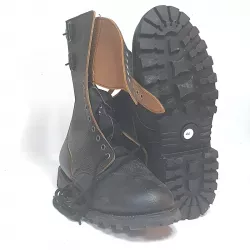Rangers en cuir Marbot Neuvic, en noir et brun avec lacets noirs, fermetures métalliques, chaussures taille : 44.